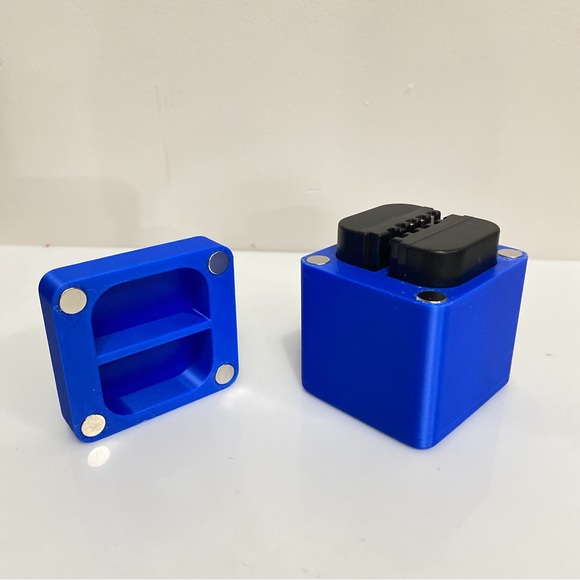 Pentax D-Li90 3D Printed Blue Battery Holder Holds 2 Pieces. Magnetic Lid - Picture 1 of 4